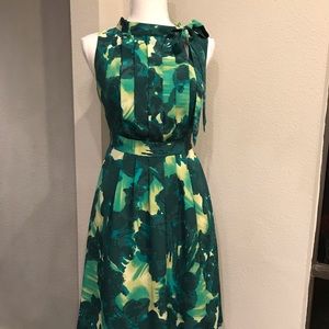 Beautiful spring midi dress! 🌸